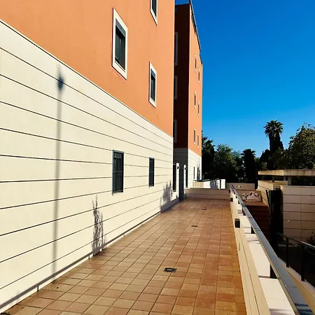 Jardines De 24 دينايا
