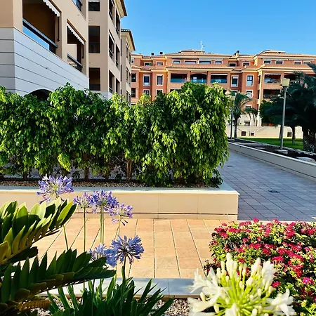 Jardines De 24 شقة