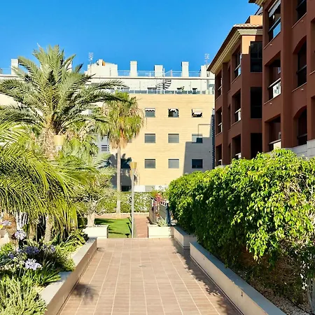 Jardines De 24 * دينايا